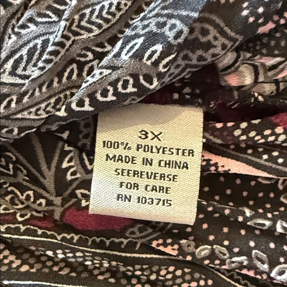 Signature by Larry Levine Woman Black and Red Beaded Paisley Blouse - Picture 6 of 12